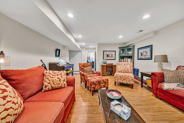 3535 Windsor Oaks CIR, Roanoke, VA 24018