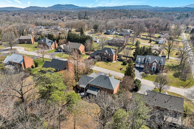 3535 Windsor Oaks CIR, Roanoke, VA 24018