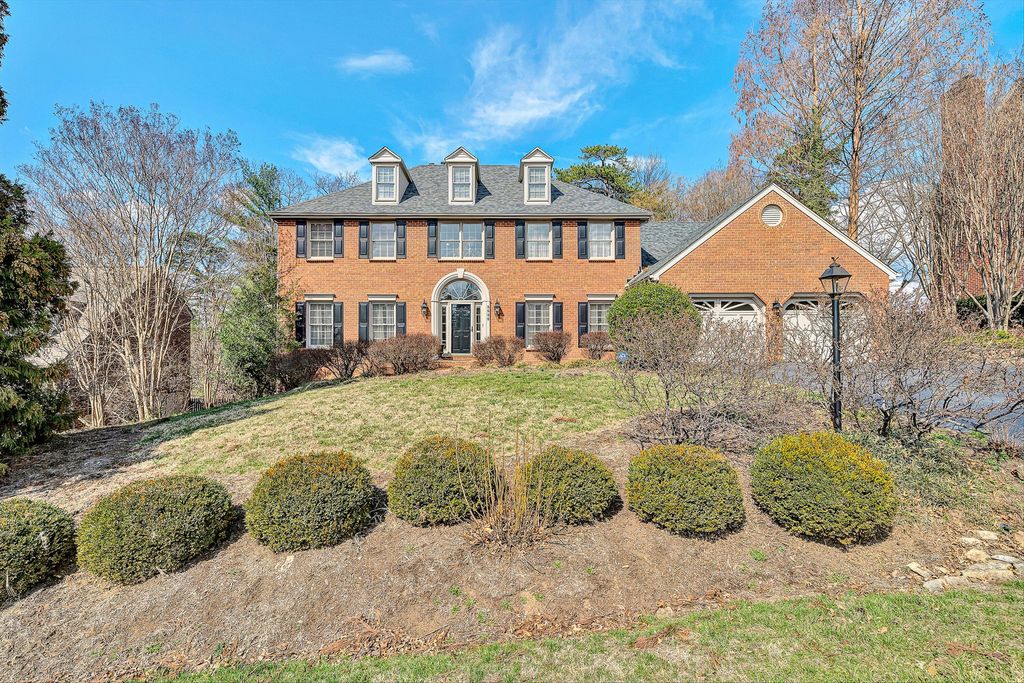 3535 Windsor Oaks CIR, Roanoke, VA 24018