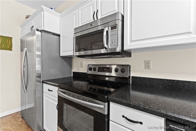 1640 Greenbriar Court, Jeffersonville, IN 47130