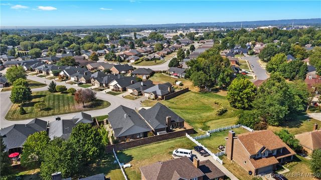 1640 Greenbriar Court, Jeffersonville, IN 47130