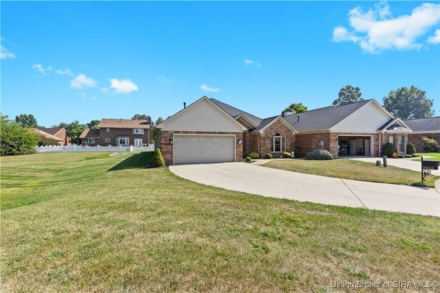 1640 Greenbriar Court, Jeffersonville, IN 47130