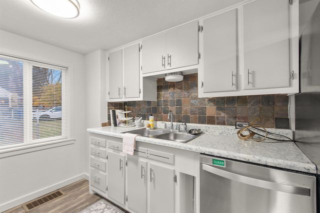 711 S Coleman St, Spokane Valley, WA 99212