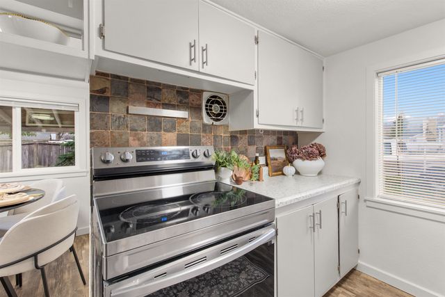 711 S Coleman St, Spokane Valley, WA 99212