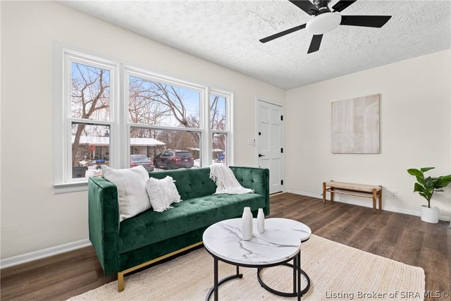 230 Fallsview Drive, Clarksville, IN 47129