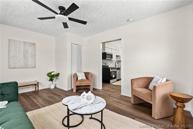 230 Fallsview Drive, Clarksville, IN 47129