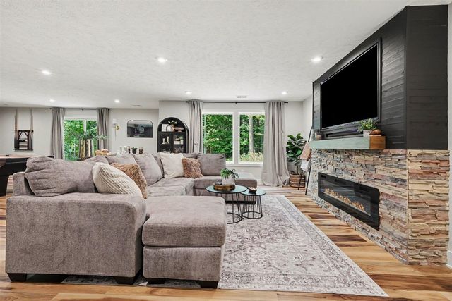 354 100th Street, Byron Center, MI 49315