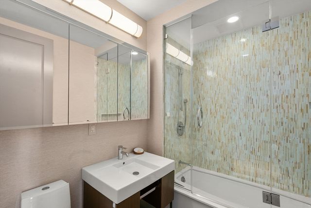 400 Stuart Street 16E, Boston, MA 02116