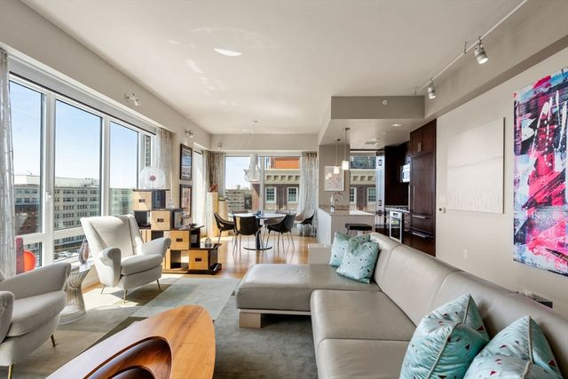400 Stuart Street 16E, Boston, MA 02116