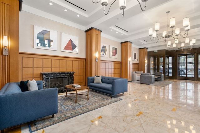 400 Stuart Street 16E, Boston, MA 02116