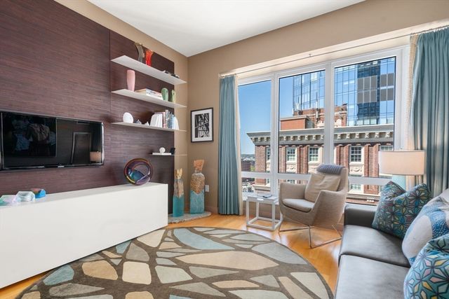 400 Stuart Street 16E, Boston, MA 02116