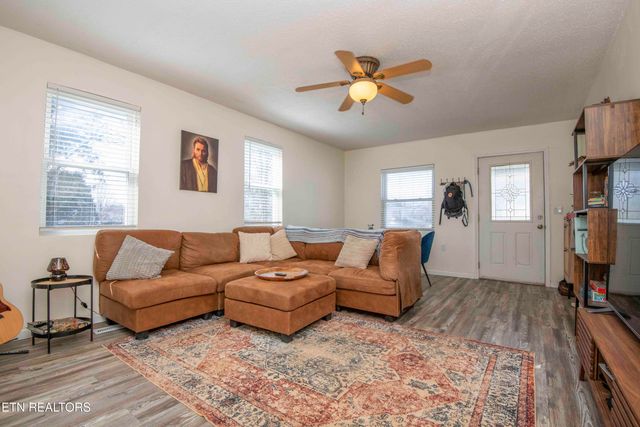 1810 Old Niles Ferry Rd, Maryville, TN 37803