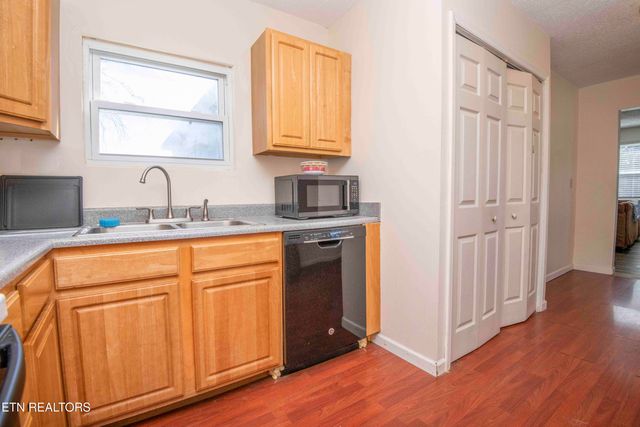 1810 Old Niles Ferry Rd, Maryville, TN 37803