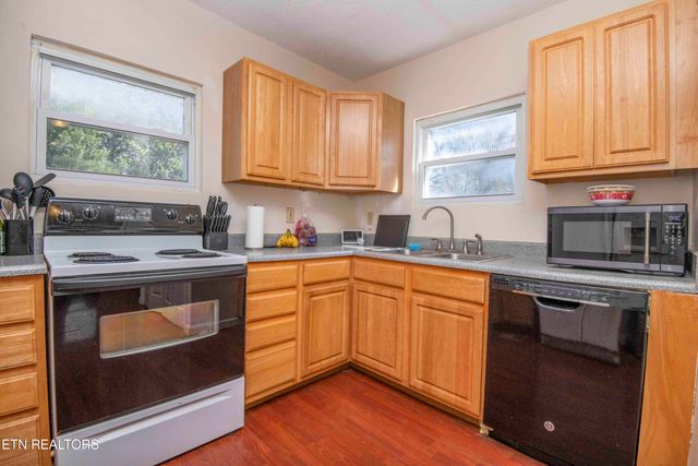 1810 Old Niles Ferry Rd, Maryville, TN 37803