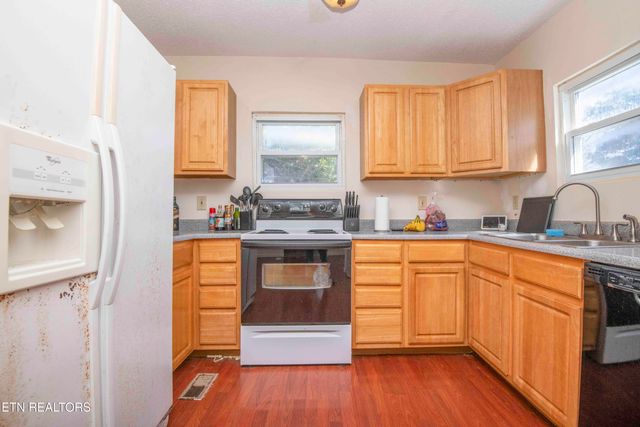 1810 Old Niles Ferry Rd, Maryville, TN 37803