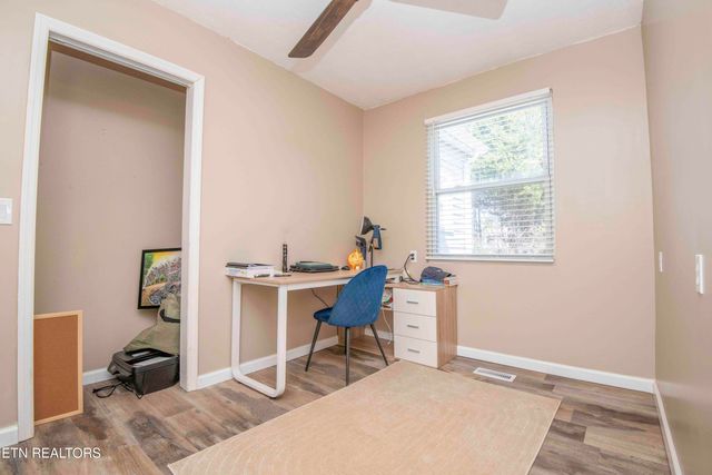 1810 Old Niles Ferry Rd, Maryville, TN 37803