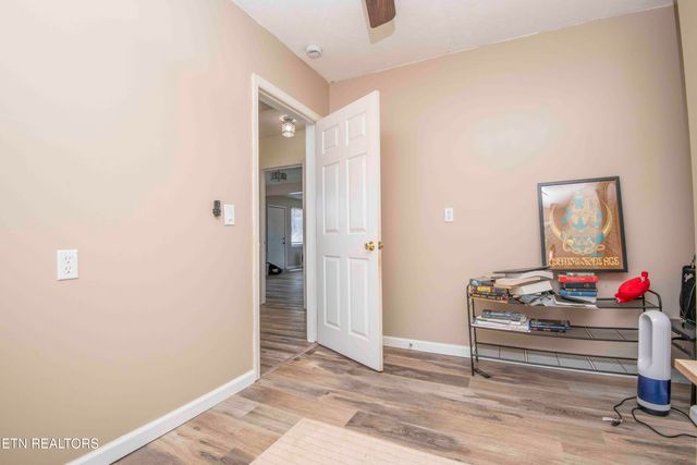 1810 Old Niles Ferry Rd, Maryville, TN 37803