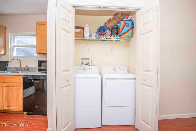 1810 Old Niles Ferry Rd, Maryville, TN 37803