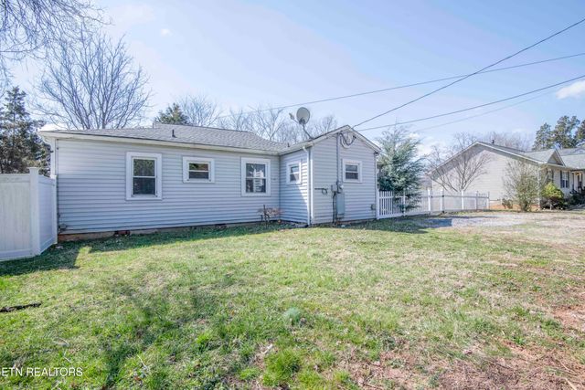 1810 Old Niles Ferry Rd, Maryville, TN 37803
