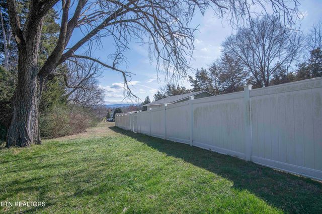 1810 Old Niles Ferry Rd, Maryville, TN 37803
