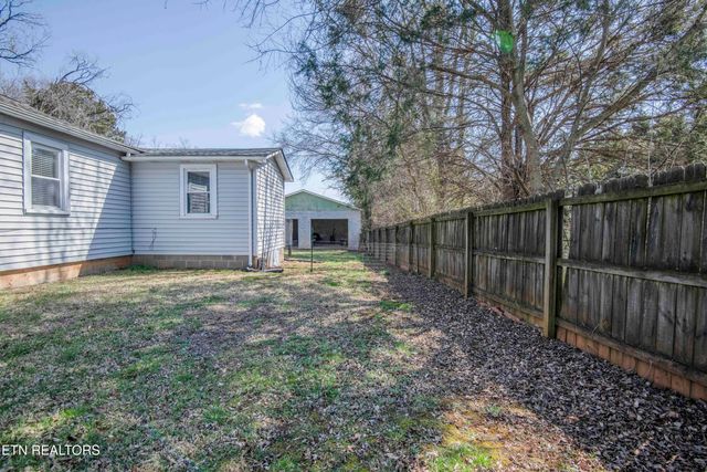 1810 Old Niles Ferry Rd, Maryville, TN 37803