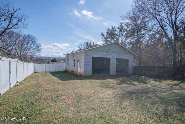 1810 Old Niles Ferry Rd, Maryville, TN 37803