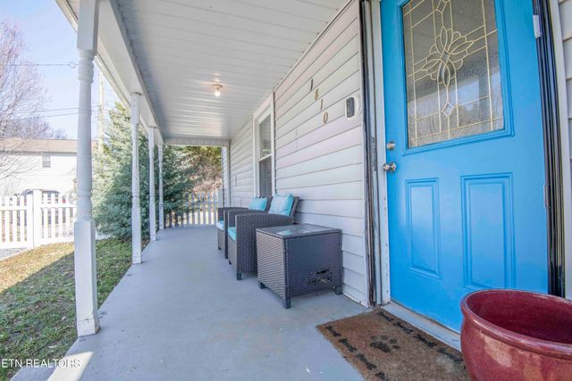 1810 Old Niles Ferry Rd, Maryville, TN 37803