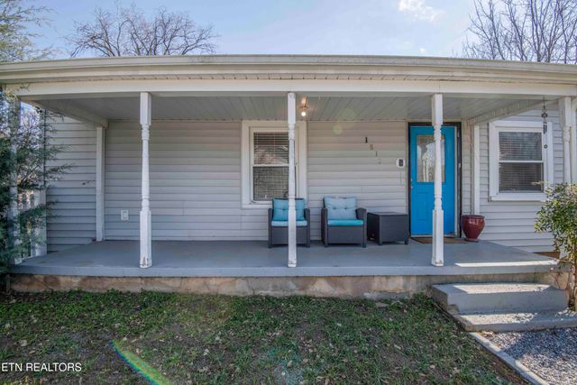 1810 Old Niles Ferry Rd, Maryville, TN 37803
