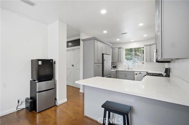 8 Cuzzano Aisle, Irvine, CA 92606