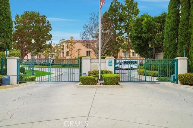 8 Cuzzano Aisle, Irvine, CA 92606