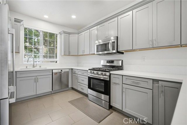 8 Cuzzano Aisle, Irvine, CA 92606