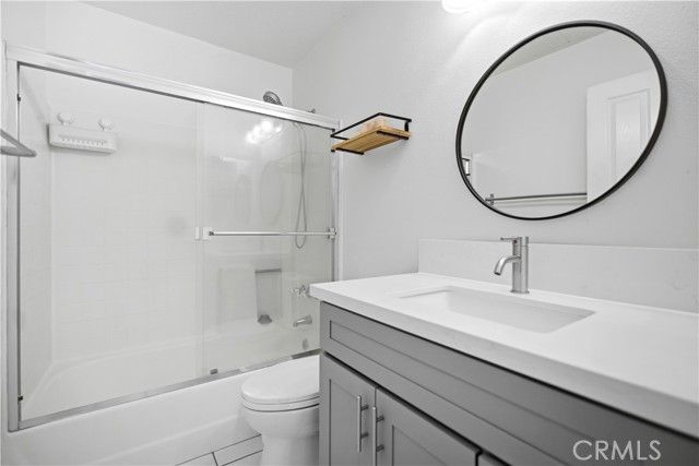 8 Cuzzano Aisle, Irvine, CA 92606