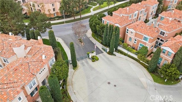 8 Cuzzano Aisle, Irvine, CA 92606