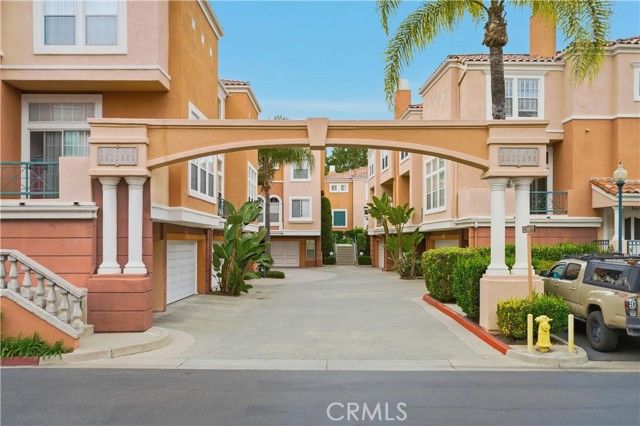 8 Cuzzano Aisle, Irvine, CA 92606