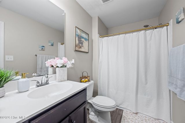 243 Breakwater Drive, Sneads Ferry, NC 28460