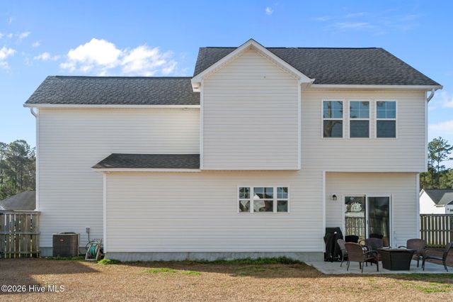 243 Breakwater Drive, Sneads Ferry, NC 28460