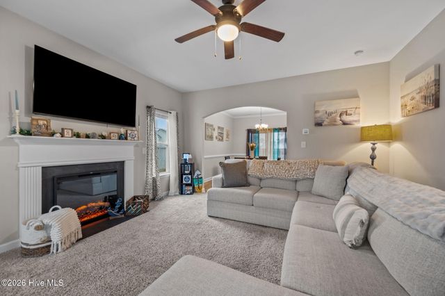 243 Breakwater Drive, Sneads Ferry, NC 28460