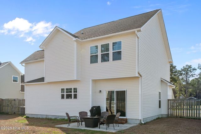 243 Breakwater Drive, Sneads Ferry, NC 28460