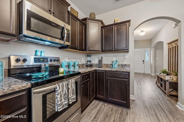 243 Breakwater Drive, Sneads Ferry, NC 28460