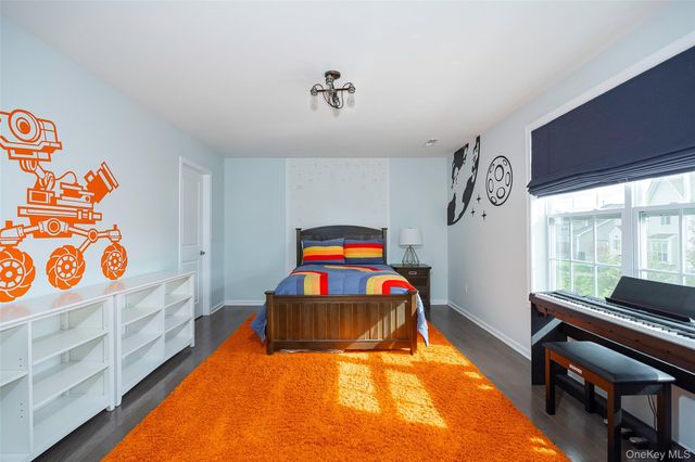 2 E Van Buren Way, Hopewell Junction, NY 12533