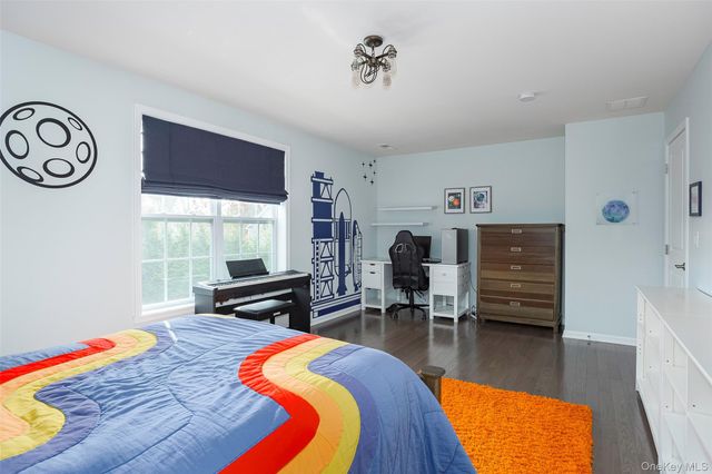 2 E Van Buren Way, Hopewell Junction, NY 12533