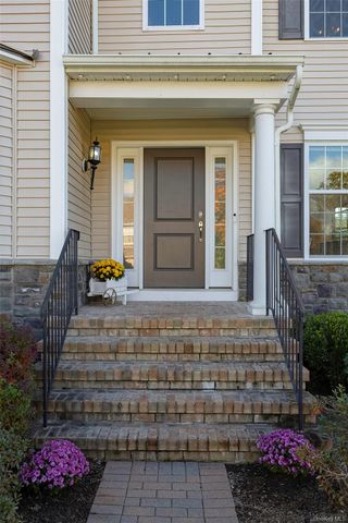 2 E Van Buren Way, Hopewell Junction, NY 12533