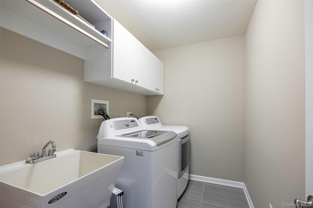 2 E Van Buren Way, Hopewell Junction, NY 12533