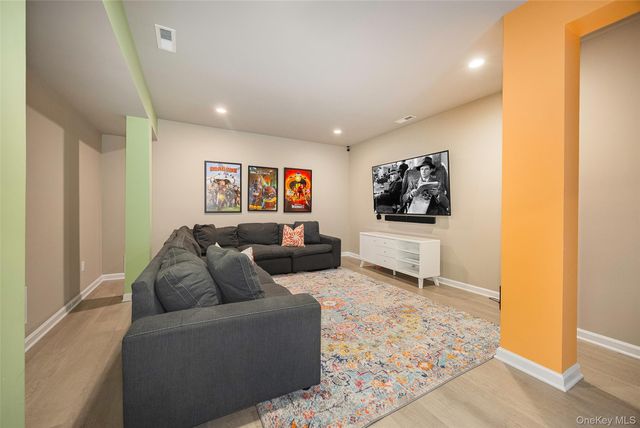 2 E Van Buren Way, Hopewell Junction, NY 12533