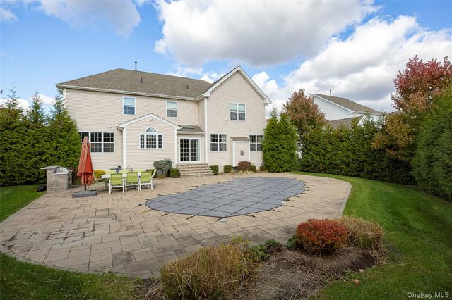 2 E Van Buren Way, Hopewell Junction, NY 12533