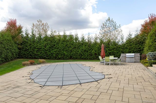 2 E Van Buren Way, Hopewell Junction, NY 12533