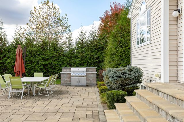 2 E Van Buren Way, Hopewell Junction, NY 12533