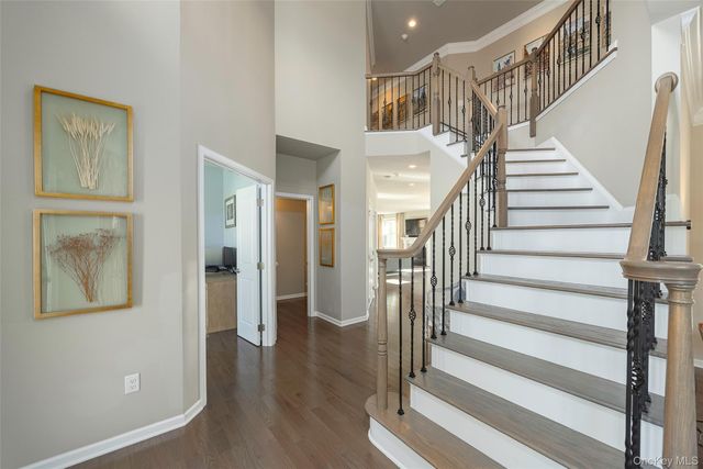 2 E Van Buren Way, Hopewell Junction, NY 12533