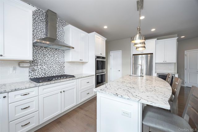 2 E Van Buren Way, Hopewell Junction, NY 12533