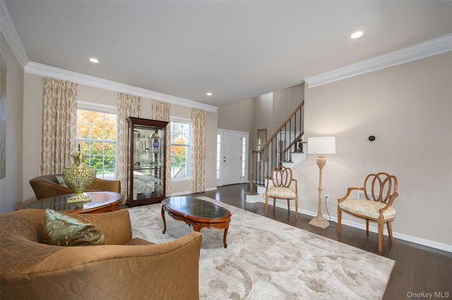 2 E Van Buren Way, Hopewell Junction, NY 12533